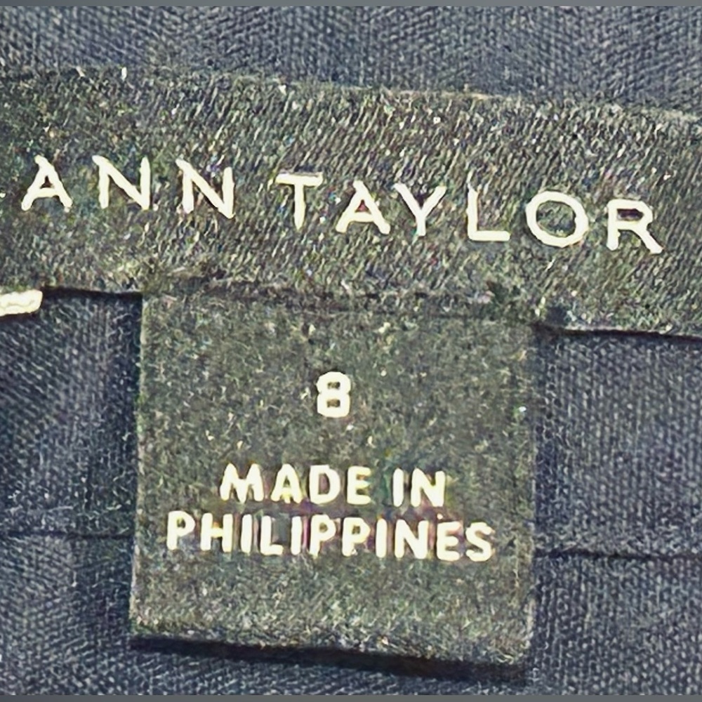Ann Taylor Navy Sleeveless Button-Down Shirt, Size 8 - Picture 5 of 7